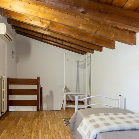 Ferienwohnung Blu Bed Castelnuovo del Garda Exterior foto