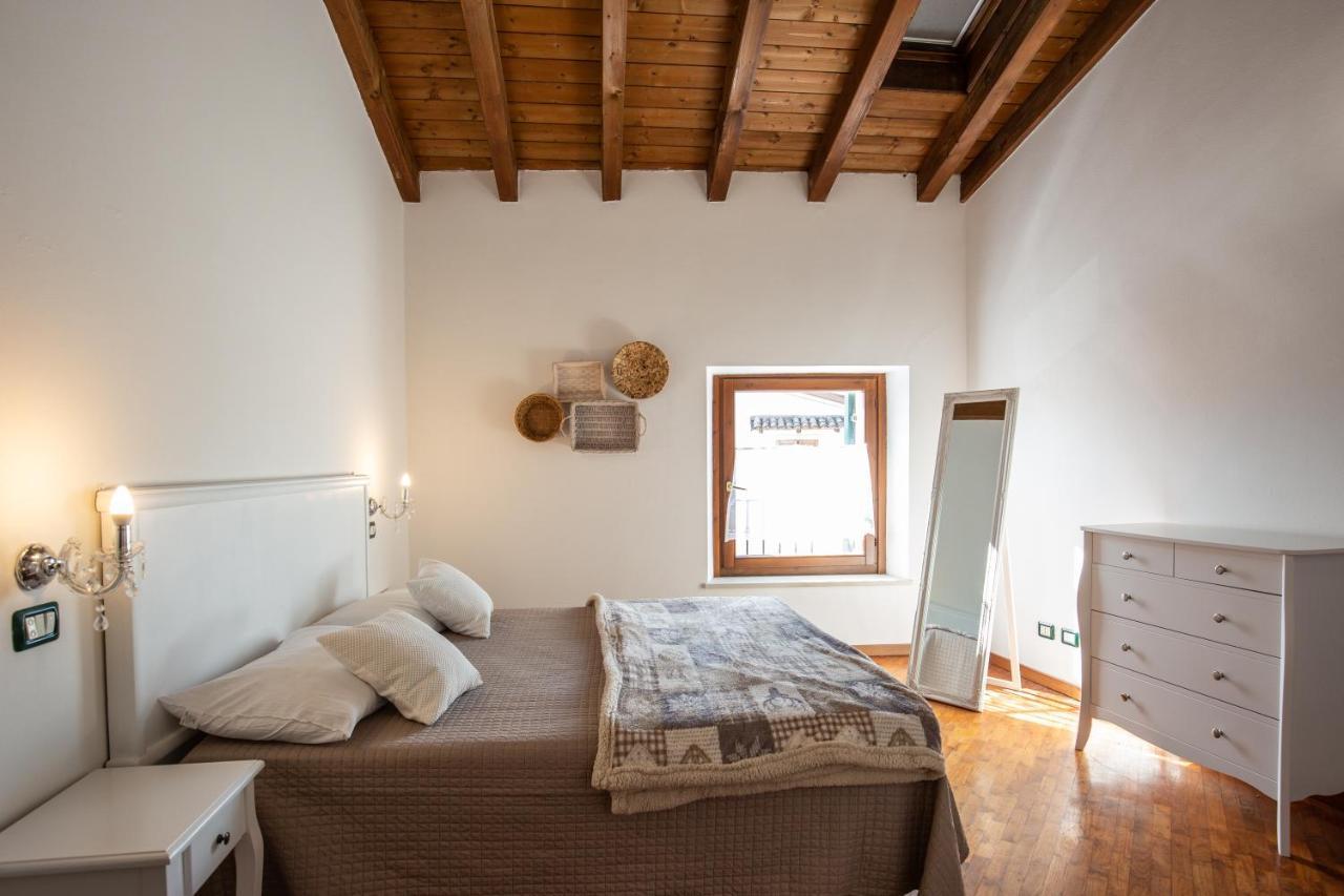 Ferienwohnung Blu Bed Castelnuovo del Garda Exterior foto